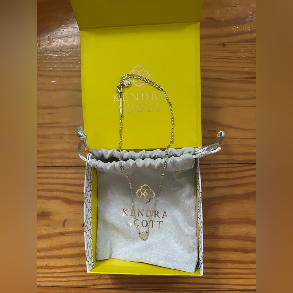 Kendra Scott Gold necklace